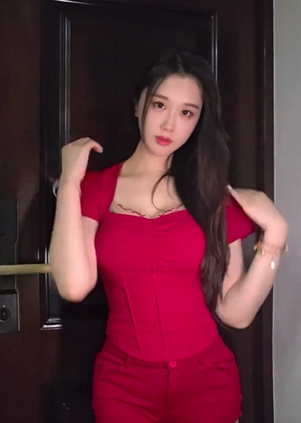 轩子巨2兔做客户外主播直播间，称自己虽不谈恋爱，但生理方面的知识理论为100%实操为0！网友：不愧是老师！