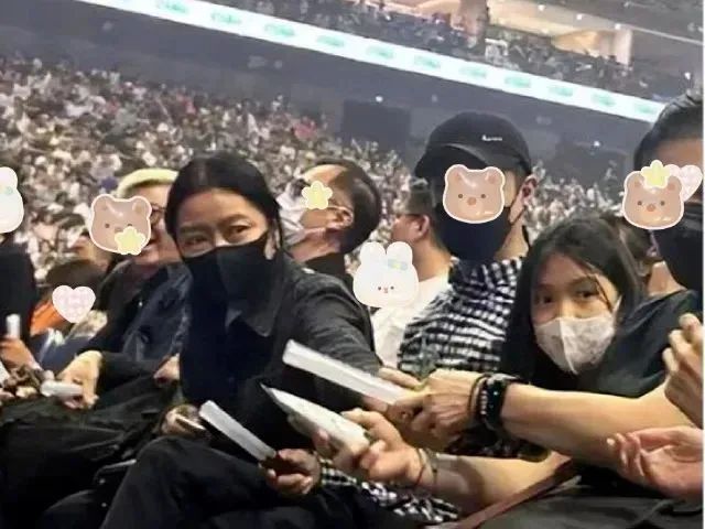 刘德华女儿近照美不胜收，网友：星二代颜值新标准