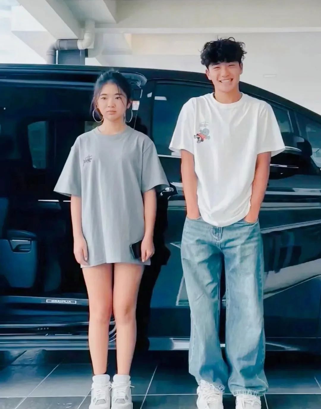 曹格女儿颜值逆袭，14岁甜妹变御姐