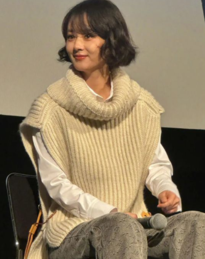 赵丽颖短发新风格:37岁如少女般青春