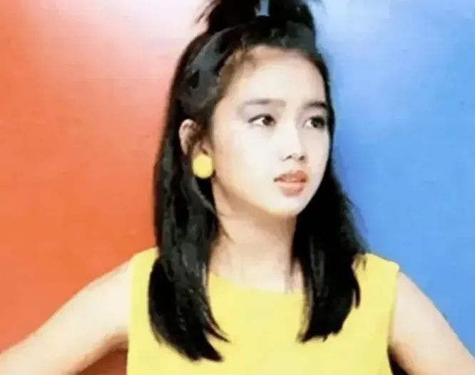 刘德华女儿近照美不胜收，网友：星二代颜值新标准