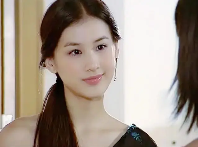 黄圣依早期照片清丽脱俗，美得让人难以置信