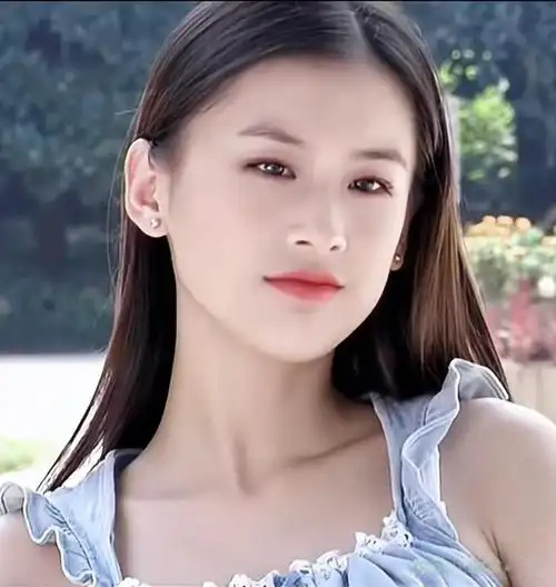 黄圣依早期照片清丽脱俗，美得让人难以置信