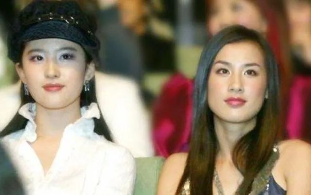 黄圣依早期照片清丽脱俗，美得让人难以置信