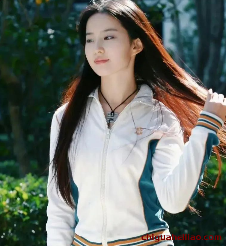 刘亦菲影子爆红,女大学生广告邀约接踵而至