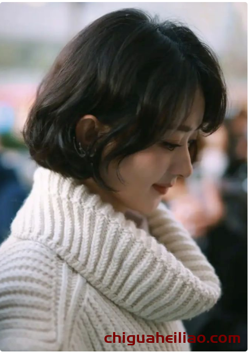 赵丽颖短发新风格:37岁如少女般青春