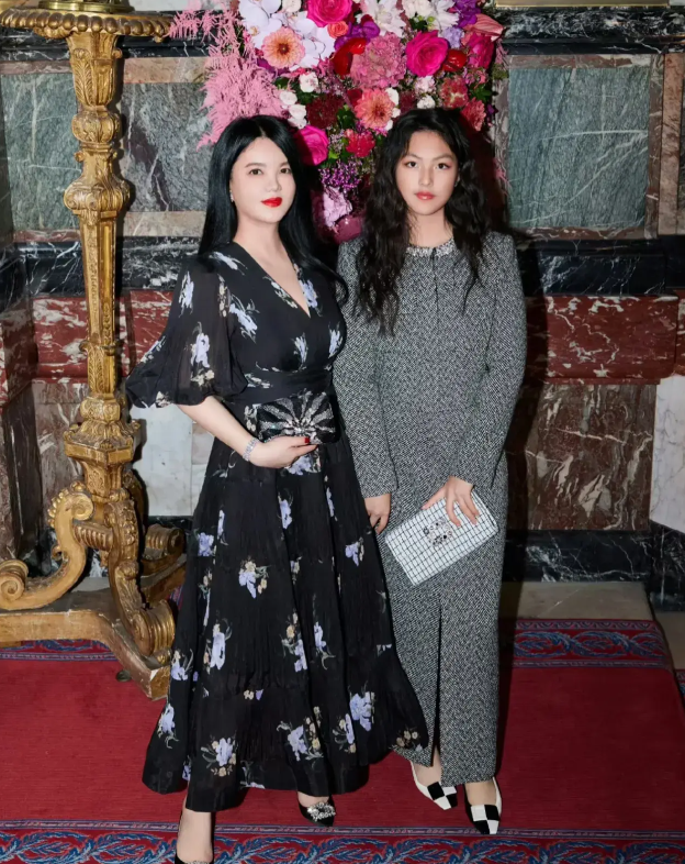 李湘近况曝光,48岁看起来只有28岁