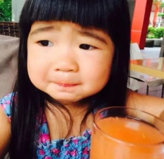 曹格女儿颜值逆袭，14岁甜妹变御姐