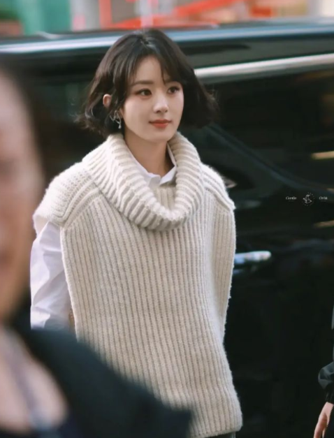 赵丽颖短发新风格:37岁如少女般青春